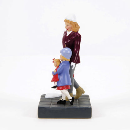 I Think She Loves It | Department 56